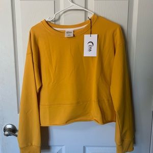NWT Zyia  mustard yellow crewneck